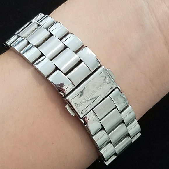 Michael Kors Chronograph Watch - Picture 7 of 8